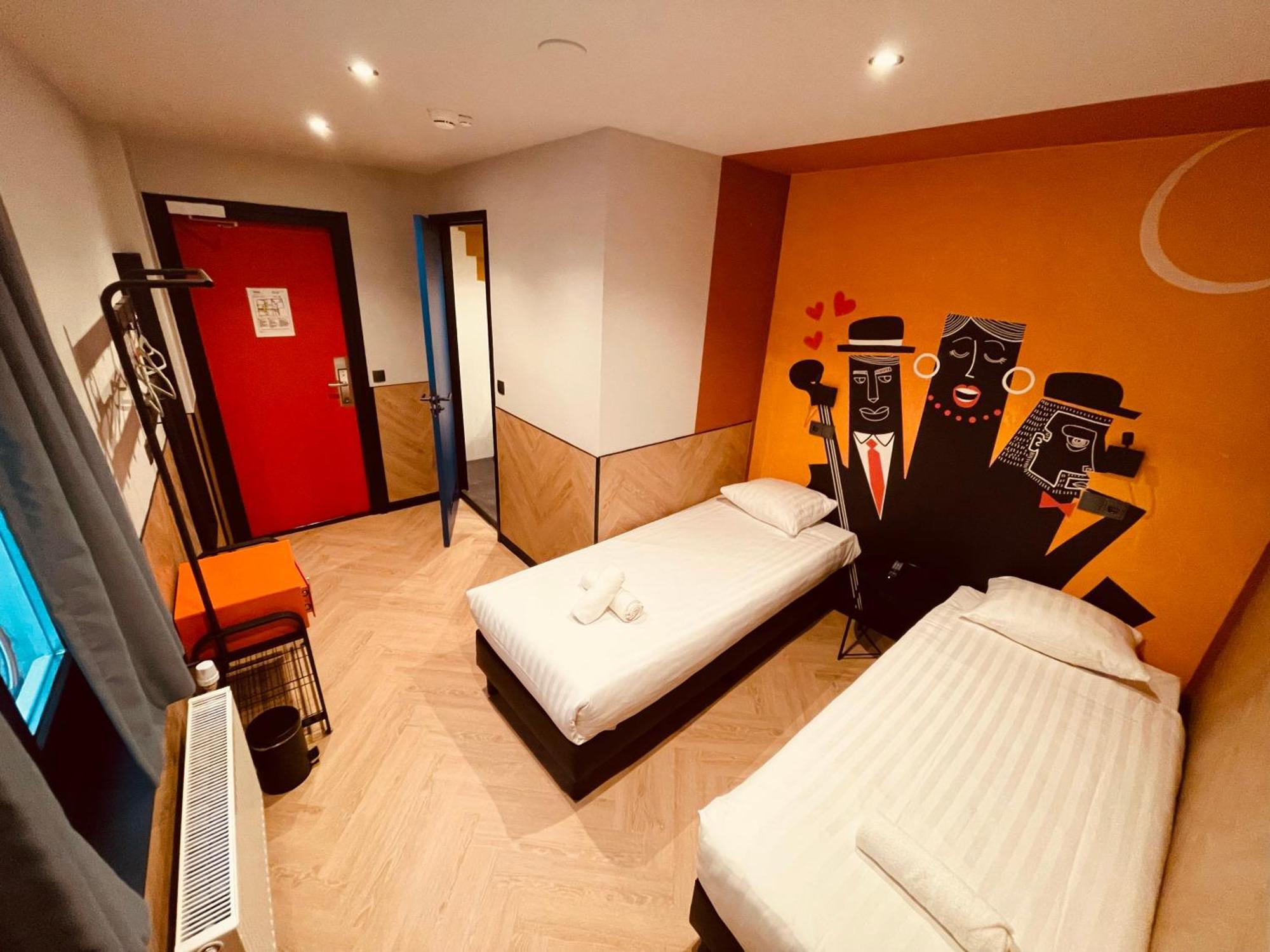 Heart Of Amsterdam Hostel ภายนอก รูปภาพ