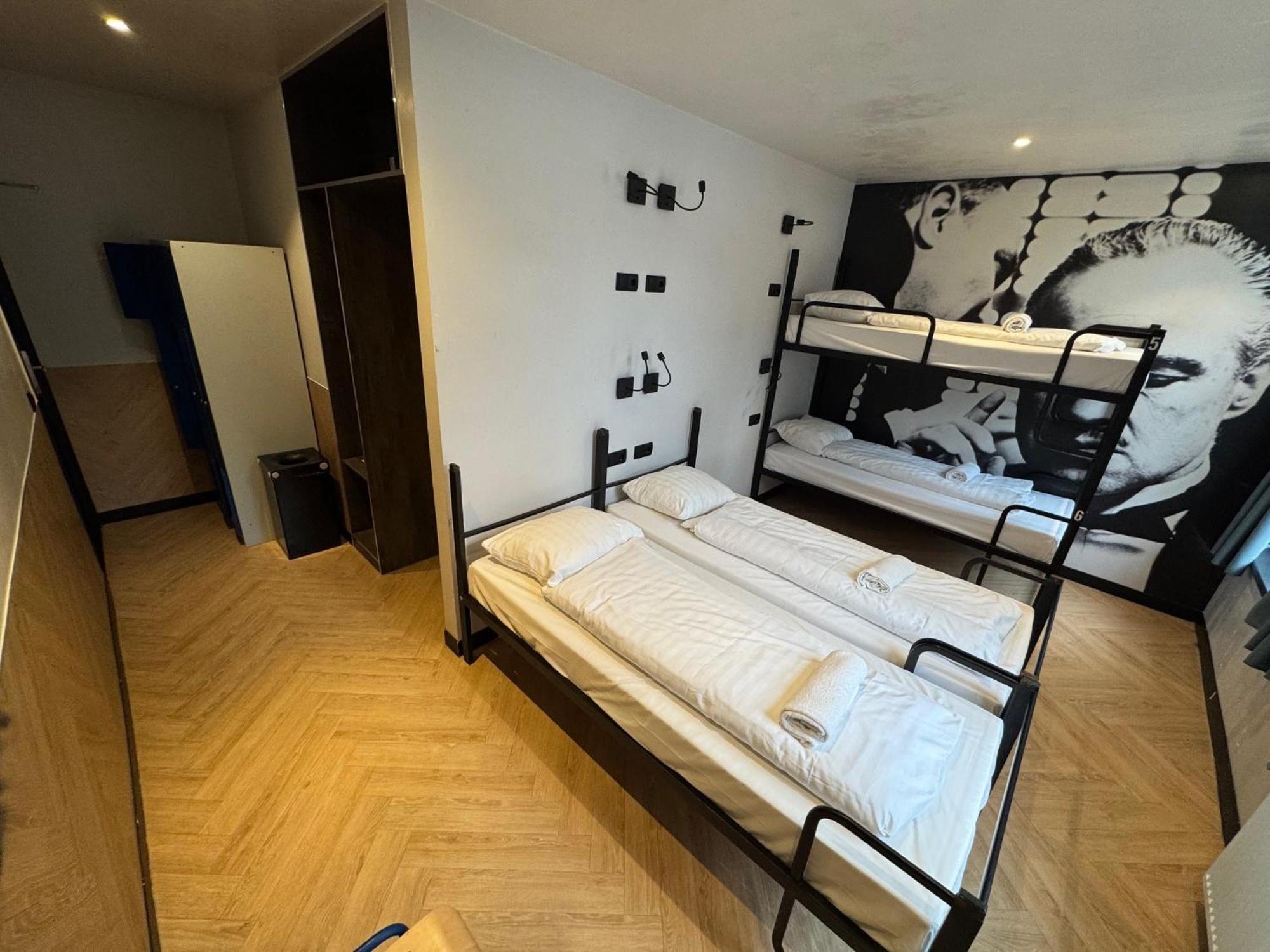 Heart Of Amsterdam Hostel ภายนอก รูปภาพ